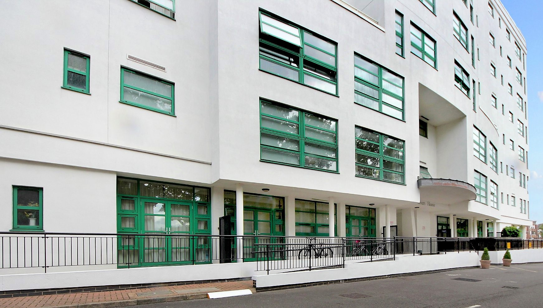 Aitman Drive, Brentford, TW8